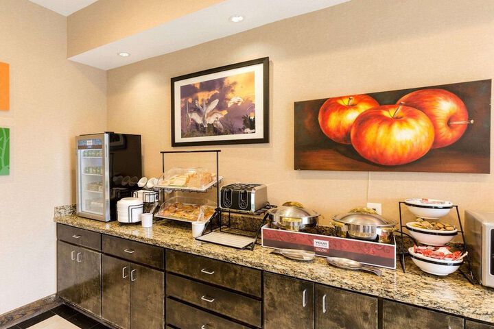 Comfort Inn & Suites Winnie