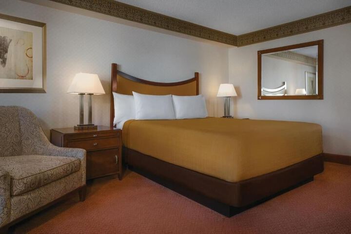 Room 18 of 38