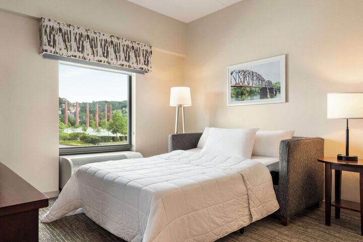 Hampton Inn & Suites Pittsburgh / Waterfront-West Homestead