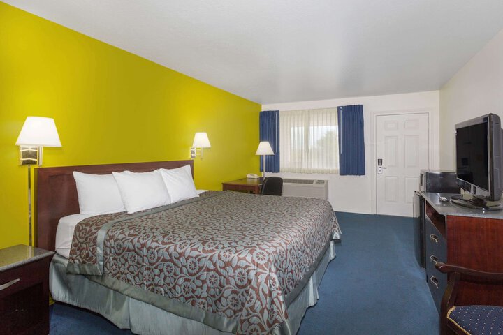 Room 15 of 20