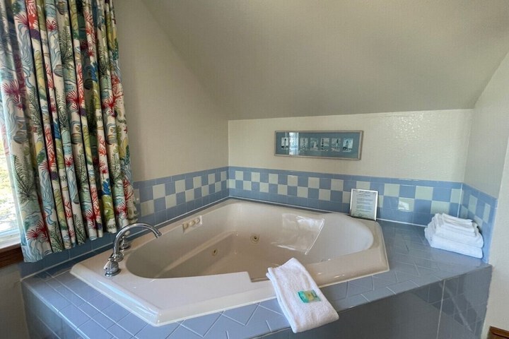Hot Tub 57 of 58