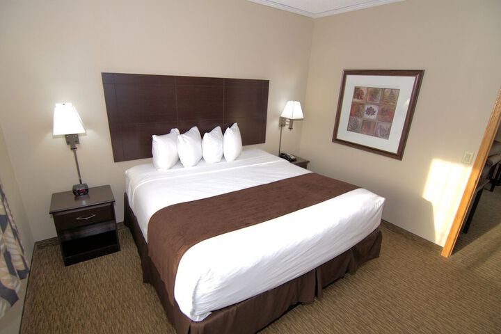 Rock Island Inn & Suites