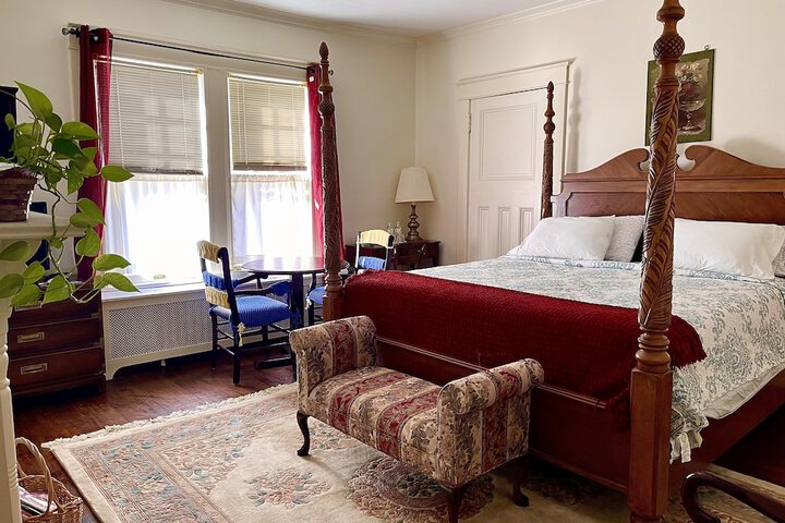 Room 12 of 19