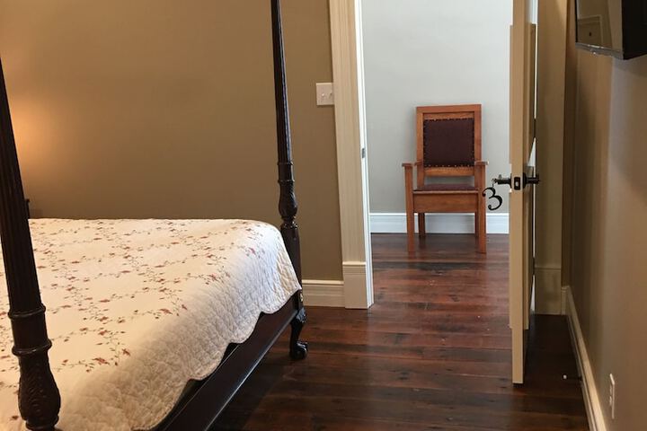 Room 9 of 31