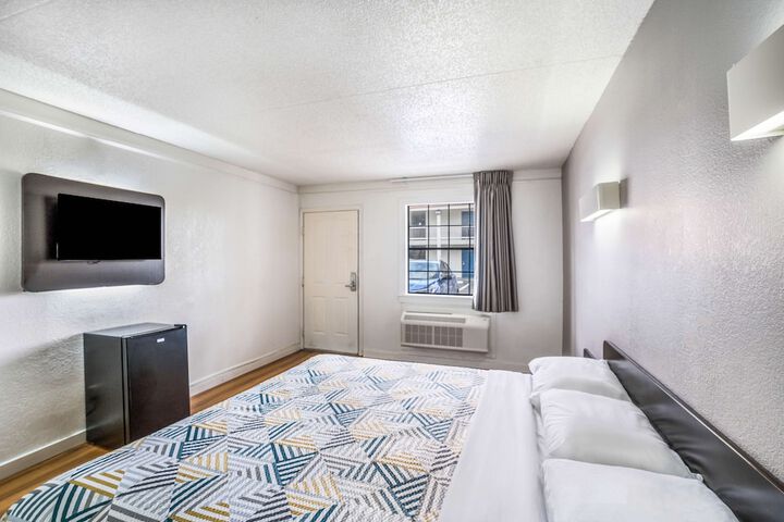 Room 25 of 52