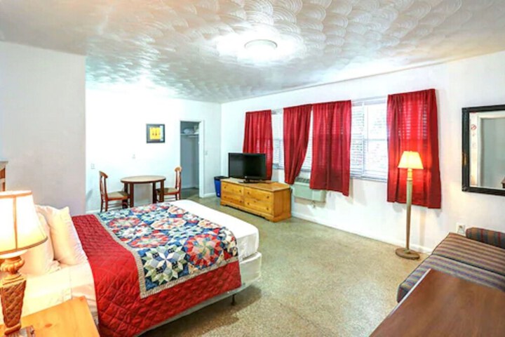 Room 7 of 26