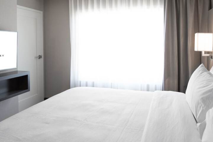 Room 15 of 48