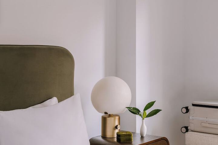 Room 42 of 54