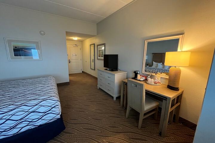Room 16 of 48