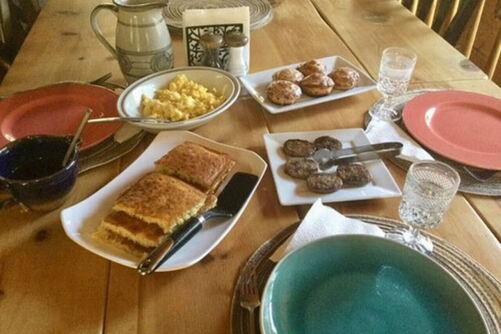 Breakfast/Coffee Service 25 of 32