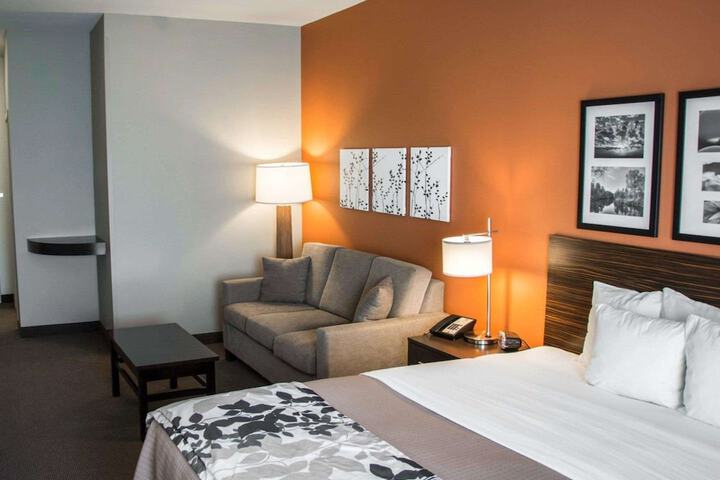 Room 17 of 39