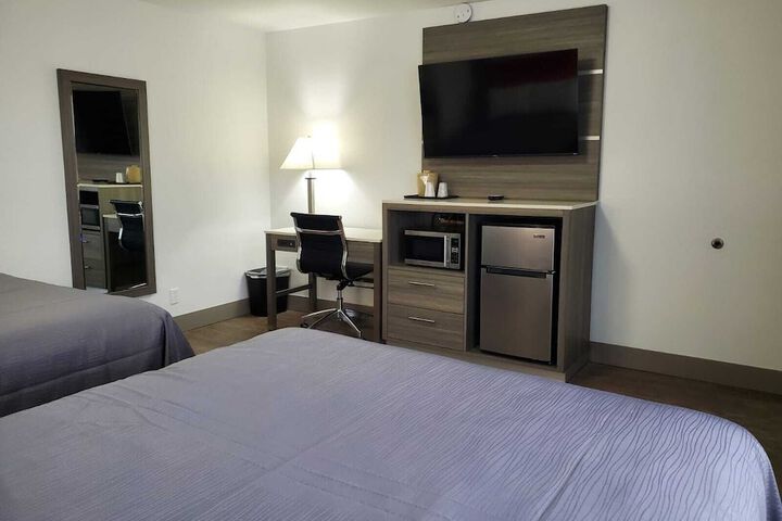 Room 11 of 25