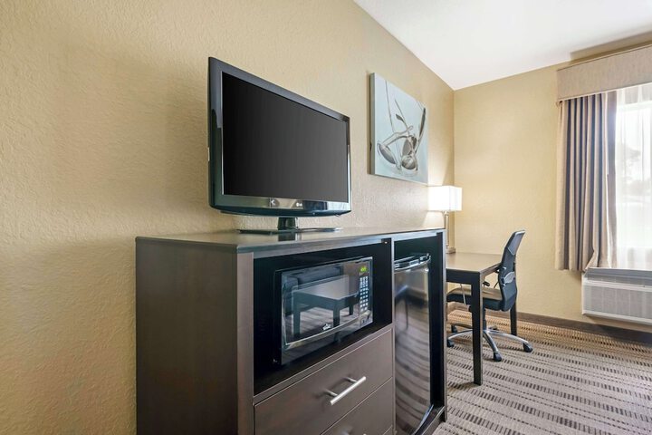 Room 16 of 30