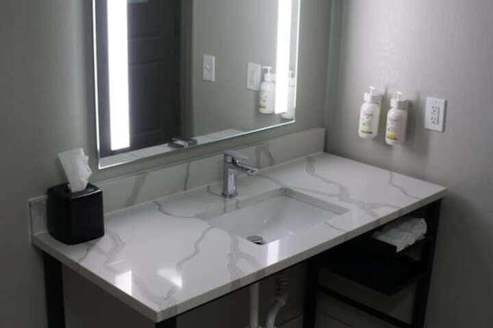 Room 9 of 26