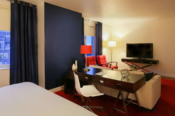 Room 27 of 34