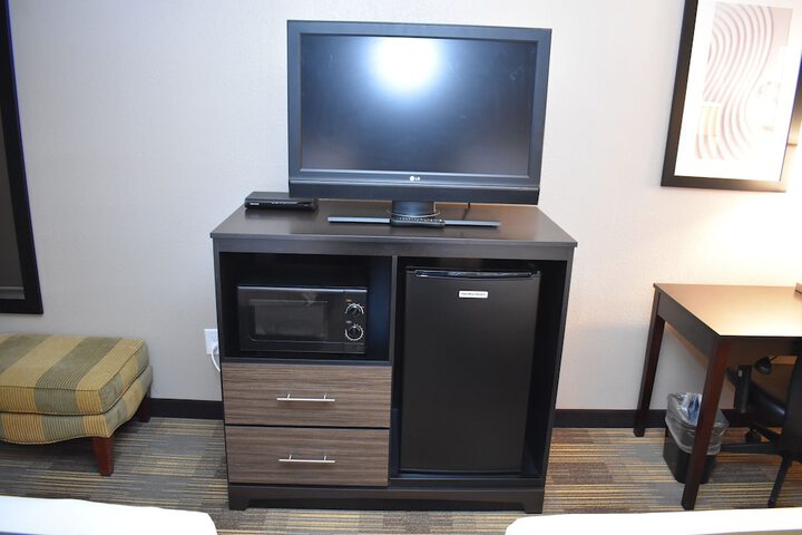 Room 32 of 46