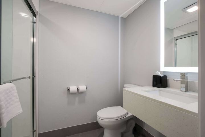 Room 9 of 31