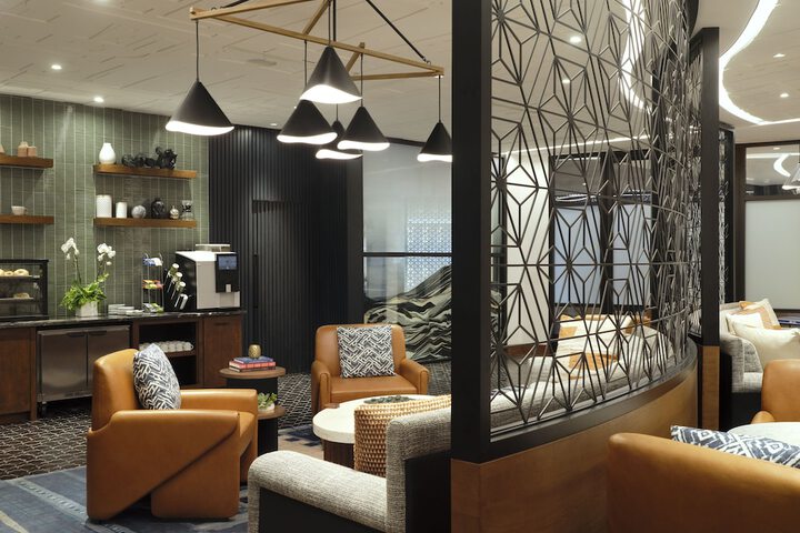 Lounge 58 of 75