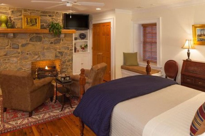 Hillbrook Inn