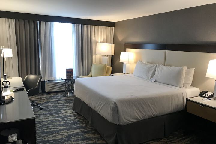 Room 27 of 104