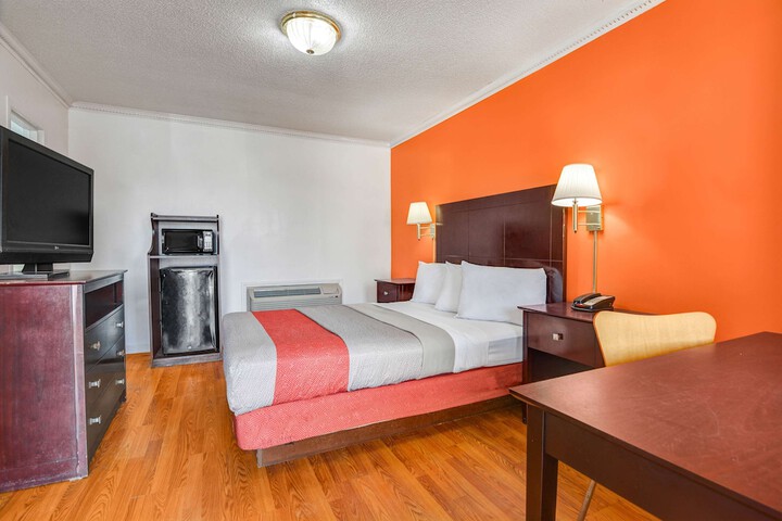 Motel 6 Americus GA