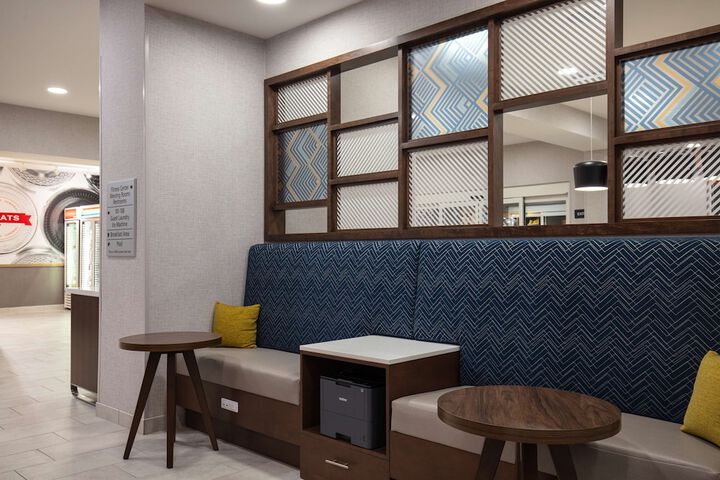 Business Center 33 of 33