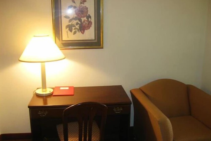 Room 16 of 16