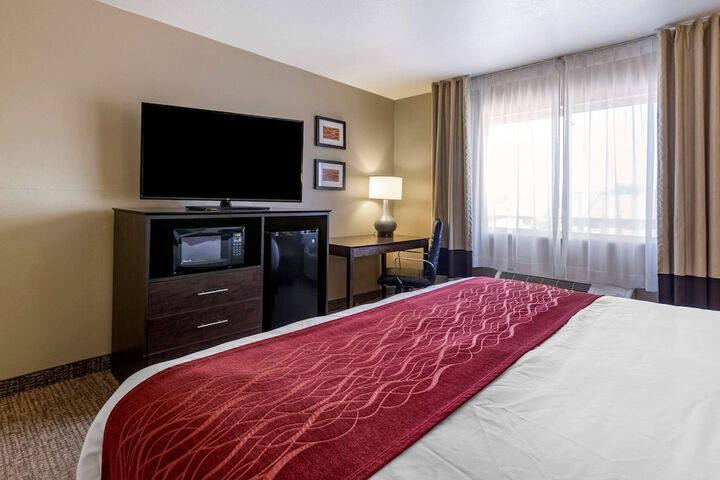 Comfort Inn & Suites Waterloo - Cedar Falls