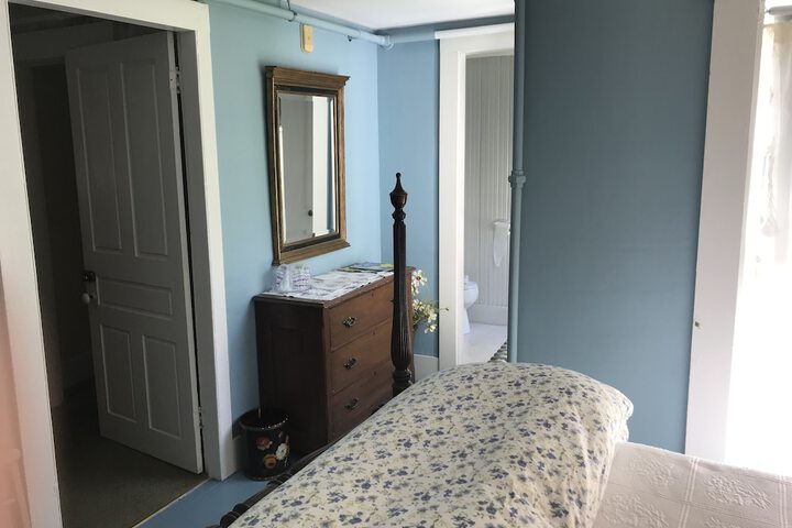 Room 37 of 62