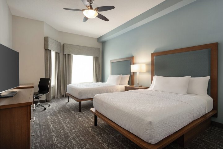 Homewood Suites by Hilton Fort Myers Airport / FGCU
