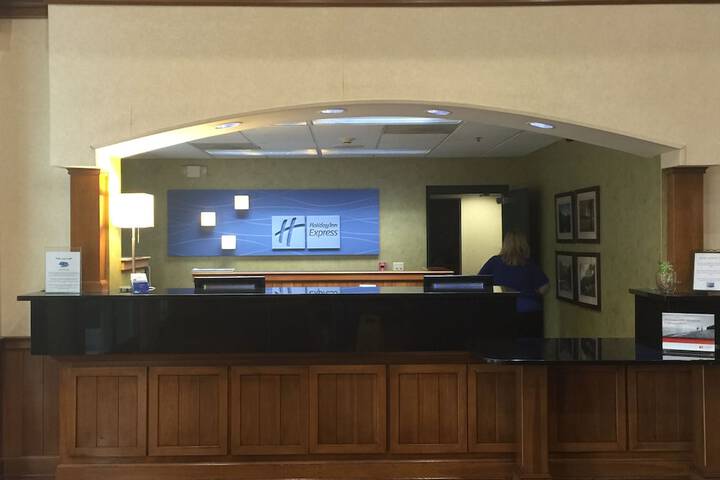 Holiday Inn Express Hotel & Suites Conover (Hickory Area) by IHG