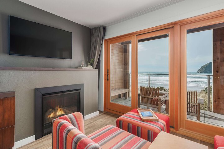 Headlands Coastal Lodge & Spa