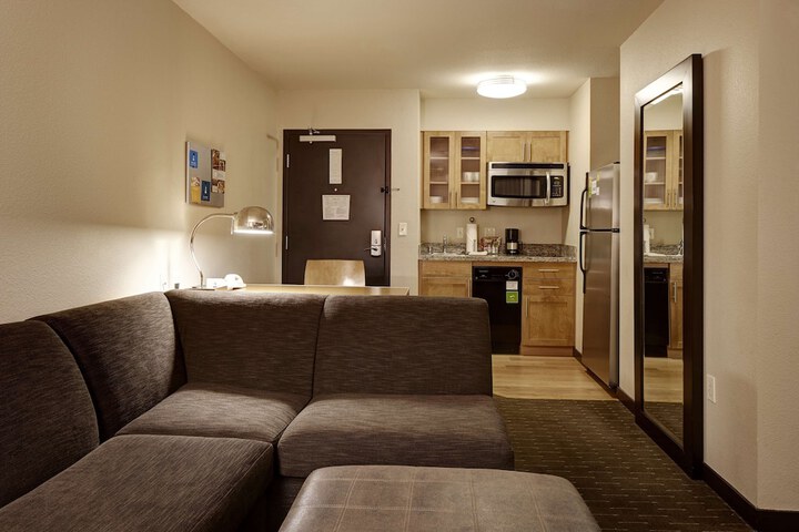 Room 20 of 33