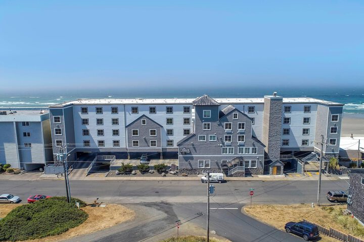 Elizabeth Oceanfront Suites an Ascend Collection Hotel