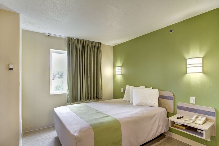 Room 22 of 25