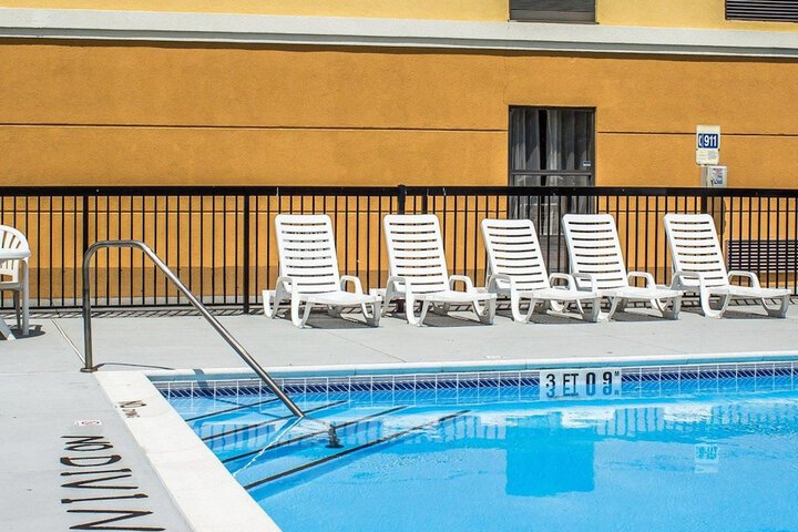 Pool 5 of 17