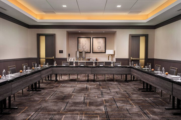 Hotel Distil Autograph Collection