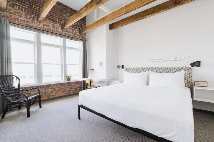 Room 15 of 111