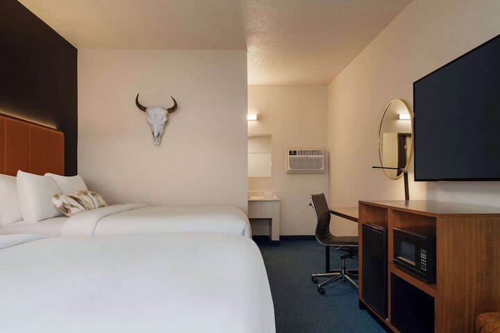 Room 48 of 84