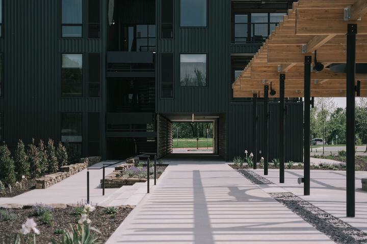 Stonebreaker Hotel