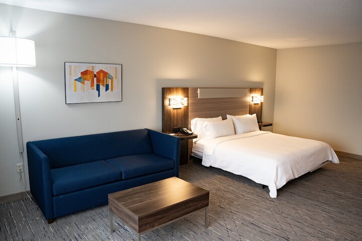 Room 42 of 61