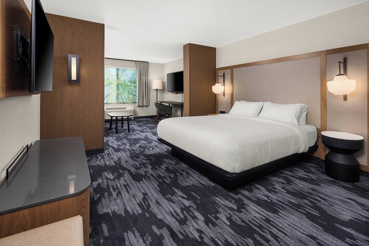 Room 14 of 25