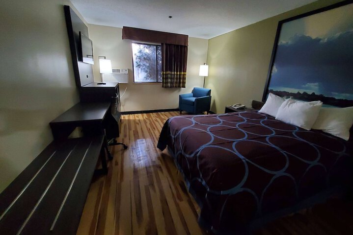 Room 8 of 15