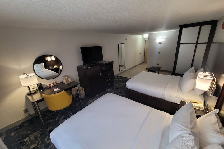 Room 30 of 53