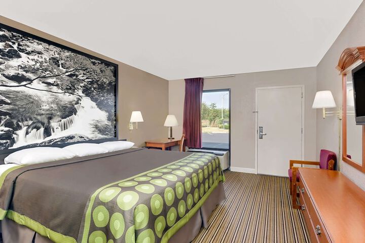 Super 8 by Wyndham Athens