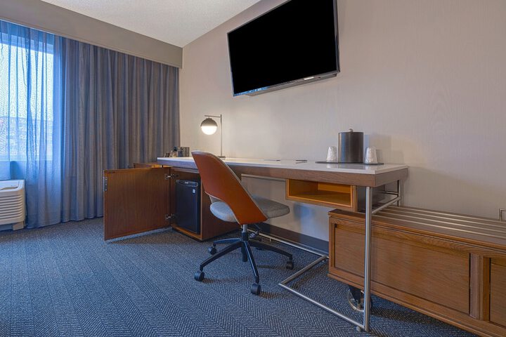 Room 38 of 61