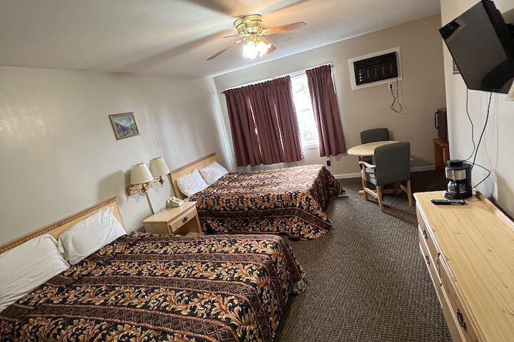 Room 25 of 40