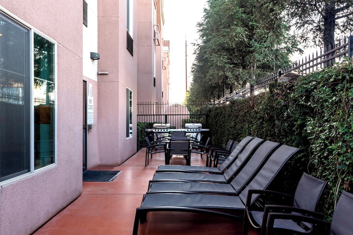 Holiday Inn Express & Suites Lathrop by IHG