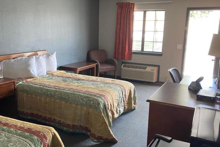 Redbud Inn