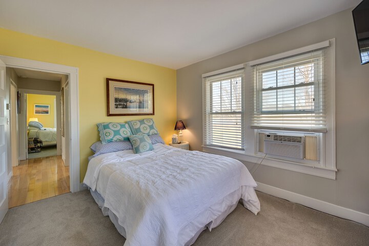Welcoming Cottage w / Outdoor Pool & Water Views!